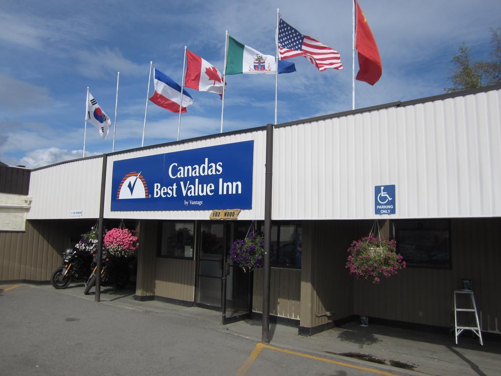 Canadas Best Value Inn- Riverview Hotel Whitehorse Exterior foto